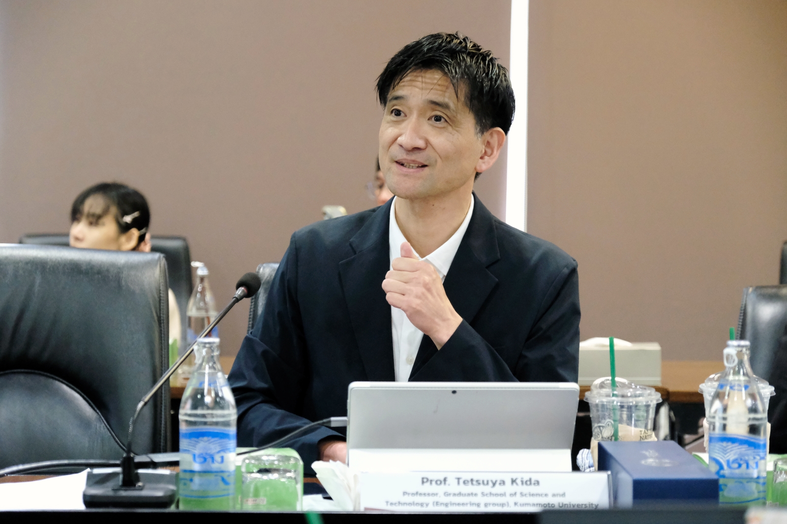 ภาพผู้ร่วมประชุมดังในงานจับมือ Institute of Industrial Nanomaterials Kumamoto University เสริมสร้างความร่วมมือด้านวิจัยและพัฒนานาโนเทคโนโลยี